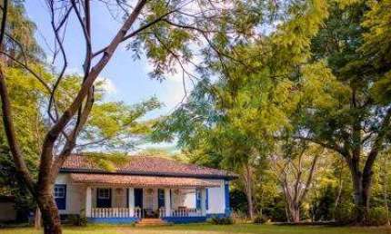 Fazenda  de 1780: Experiência Única de Viver no Passado com Conforto
