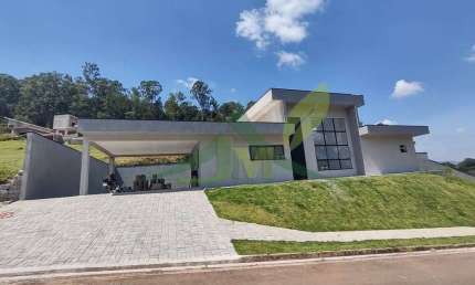 Casa Térrea de Luxo no Condomínio Quintas da Boa Vista em Atibaia: Conforto