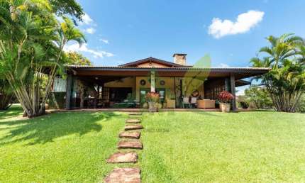Propriedade Excepcional em Piracaia: Luxo e Natureza ao Seu Alcance