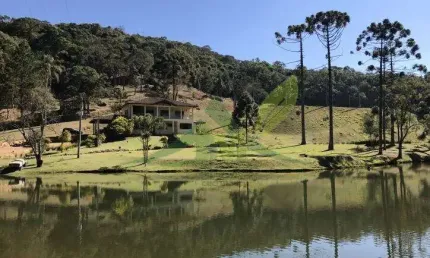 Oportunidade Exclusiva em Atibaia: Sítio com 300.000 m² e Natureza Preserva