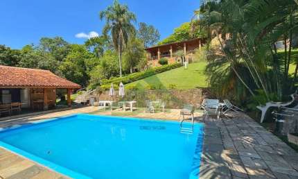 Chácara à Venda em Atibaia – 4.560 m² com Piscina, Lago, e Área de Lazer Co