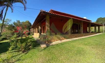 Lindo Sítio à Venda em Piracaia – 48.400 m² de Tradição e Beleza Natural
