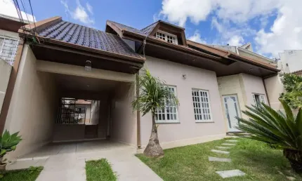 Casa com 4 quartos, 235m², à venda em Curitiba, Pilarzinho