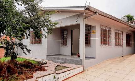 Casa à venda em Curitiba, Bairro Alto, com 3 quartos, 190m²