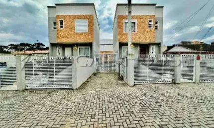 Sobrado à venda em Curitiba, Xaxim, com 3 quartos, 151m²