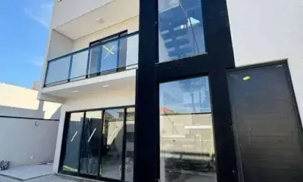 Sobrado em Condomínio no Capão da Imbuia - R$ 749.000,00