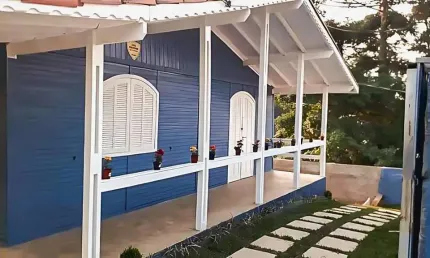 Excelente Casa Mista à Venda no Bairro Cachoeira - Curitiba
