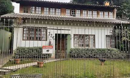 Residência Ampla com Edícula e Quintal no Jardim Querência II – Barreirinha, Curitiba
