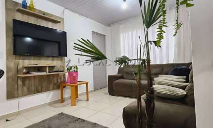 Casa Térrea com Quintal Amplo no Condomínio Residencial Aroeira I – Santa Cândida, Curitiba