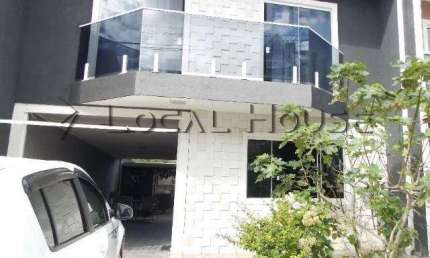 Sobrado à venda em Curitiba, Pinheirinho, com 3 quartos, 140m²