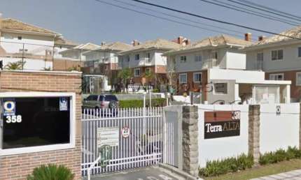 Sobrado à venda em Curitiba, Guabirotuba, com 4 quartos, 200m²