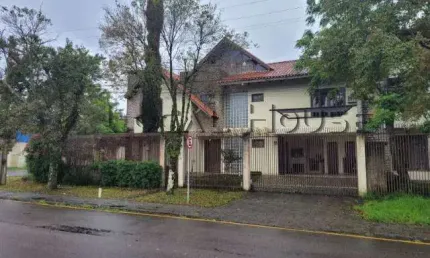 Sobrado à venda em Curitiba, Hauer, com 3 quartos, 211m²