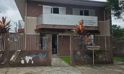 Casa à venda em Curitiba, Boqueirão, com 4 quartos, 180m²