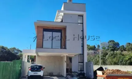 Sobrado de Alto Padrão  no Condomínio Vivendas do Parque – Santa Cândida