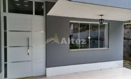 Casa Duplex, 3 Quartos (1 Suíte),  Quintal c/ Jardim Plano, Teresópolis, RJ