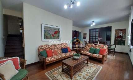 Casa 3 Quartos em Condomínio com Piscina e Lazer, Alto, Teresópolis, RJ