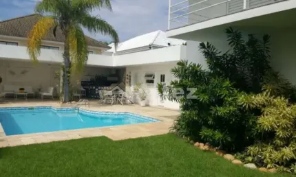 Casa alto padrão, 4 quartos (2 suítes), piscina, sauna, espaço gourmet, condomínio barra da tijuca, rj