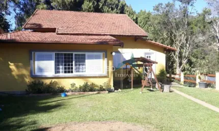 Casa 3 quartos (2 suítes) com quintal e recém reformada, golfe, teresópolis, rj