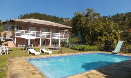 Casa 5 suítes, terreno c/ 2350 m2, quintal e jardim plano, piscina, sauna, albuquerque, teresópolis, rj