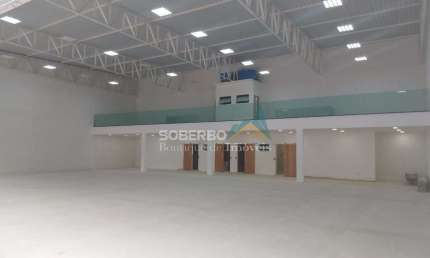 Galpão Industrial ou Comercial com 675 m2, Frente pra BR-116, Guapimirim, RJ