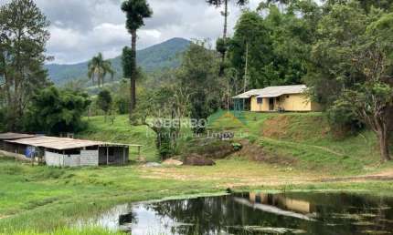 Sítio 544.500m2, 2 lagos , 2 nascentes, piscina natural e entreposto de ovos. Friburgo
