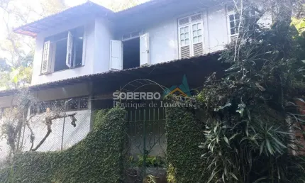 Sítio com 6 Quartos e 5 banheiros à Venda, 270 m² por R$ 800.000