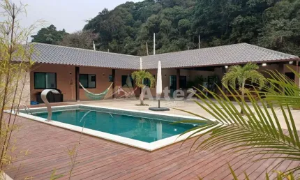 Casa Linear, 3 Quartos, Terreno Plano c/ 2270 m2, Piscina, Quintal, Parque Boa União, Teresópolis