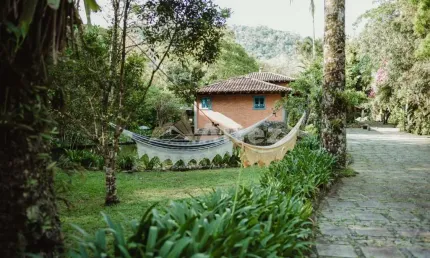 Sítio com cachoeira e piscina natural, 6 suítes, albuquerque, teresópolis, rj