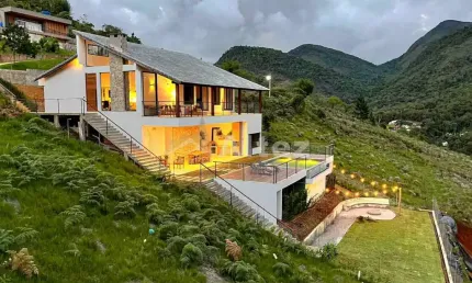 Casa 4 Suítes, Piscina, Área Gourmet e Condomínio com Lazer, Vargem Grande, Teresópolis