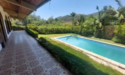Terreno com 2710 m2 e casa antiga, 6 quartos, albuquerque, teresópolis