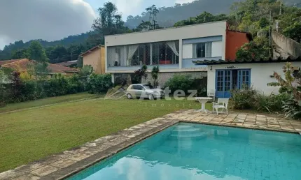 Casa com Quintal e Piscina, Terreno c/ 1210 m2, Carlos Guinle, Alto, Teresópolis