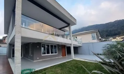 Casa Moderna com 4 Suítes, Quintal Plano, Carlos Guinle, Alto, Teresópolis, RJ