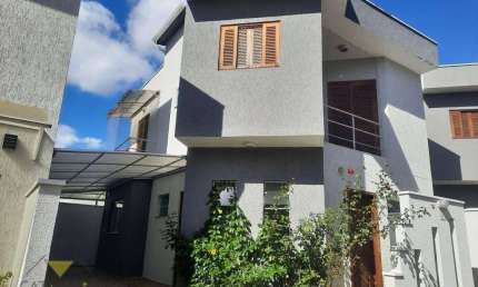 Casa com 3 dormitórios para alugar, 86 m² por R$ 4.000,00/mês - Vila Oliveira - Mogi das Cruzes/SP