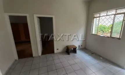 Casa em vila acolhedora na região de Santana com 2 dormitórios, sala, 1 vaga