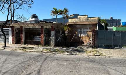 Casa  antiga à venda na Vila dos Remédios, terreno com 317m², próxima a Ponte dos Remédios.