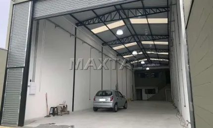 Excelente Galpão com 200m² de área livre na região da Casa Verde, altura de 6 metros, com 3 vagas.