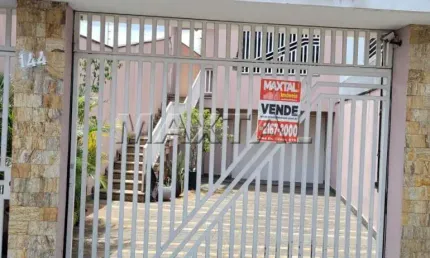 Sobrado com 3 quartos, 3 Suítes, piscina e 8 vagas. Bairro Vila Isolina Mazzei.