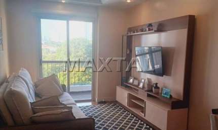 Apartamento a 4 minutos do Santana Parque Shopping, com 3 dormitórios e 2 banheiros.