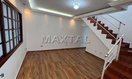 Sobrado com 3 dormitórios, 2 banheiros, 2 vagas de  garagem, 135 metros, Vila Francos.