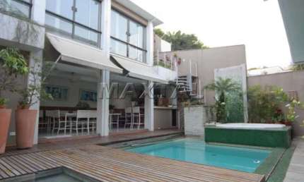 Casa no Jardim São Bento, de 580 m². com 2 salas, 5 suítes e  5 vagas de garagem.