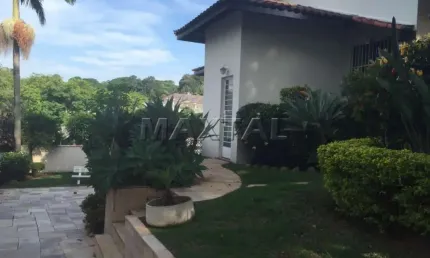 Casa à venda com  4 suítes, 6  banheiros, 4 vagas cobertas e 6 descobertas na vila albertina.