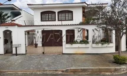 Casa à venda com 420m²,  3 quartos, 6 banheiros e 8 vagas na região do barro branco.