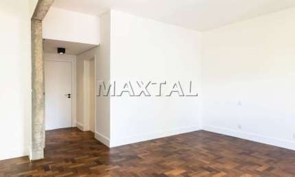 Apartamento 212m², 3 suítes, 5 banheiros, 1 vaga na região da Consolação.