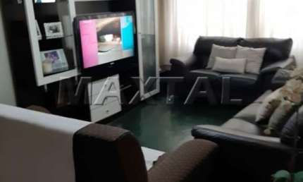 Casa na Zona Norte, no Bairro Vila Isolina Mazzei, com 4 dormitórios, sendo 1 suíte, e 3 vagas.