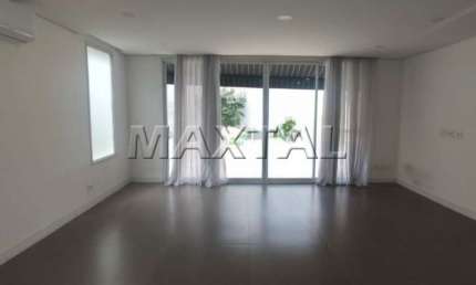 Casa em condomínio fechado, 244m². Com 3 dormitórios, 1 suíte e 3 vagas, no Tremembé.
