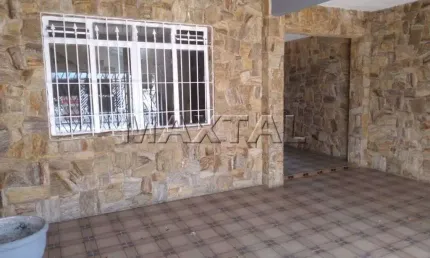 Sobrado à venda, de 3 dormitórios sendo 1 suíte, sala ,cozinha, entrada lateral e 2 vagas.