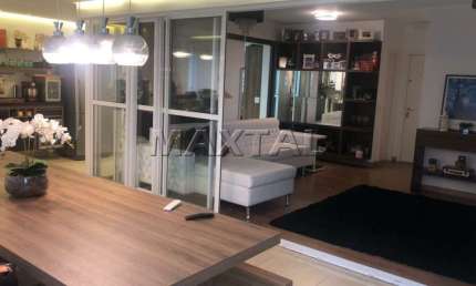 Apartamento de 139m². Com 3 dormitórios,  3 suítes,  4 banheiros e 2 vagas, em Santana.