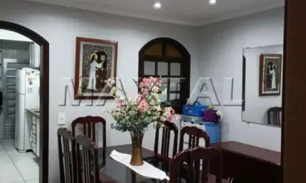 Sobrado à venda na Vila Mazzei com 3 dormitórios, 1 suíte, 2 banheiros e 1 vaga.