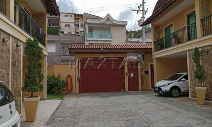 Casa de  Condomínio  84m², com 3 dormitórios e 2 vagas - Horto Florestal