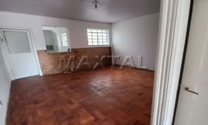 Sobrado à venda, de 120m² no bom retiro, 3 dormitórios, 2 banheiros e quintal.